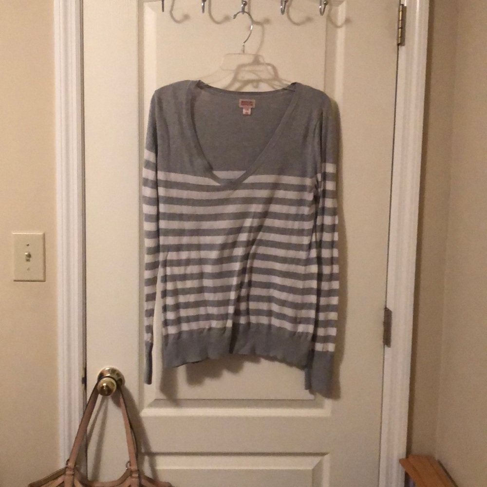 Mossimo supply co Grey and white striped top